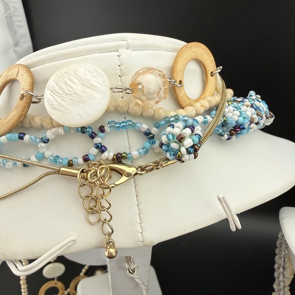 Boho Jewelry Lot Coastal Shell Beaded Bracelet Necklace Some Signed - Picture 11 of 11